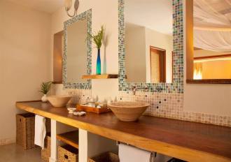 Infinity Beach Villa Bathroom.