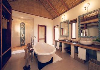 Villa Amizade Bathroom.