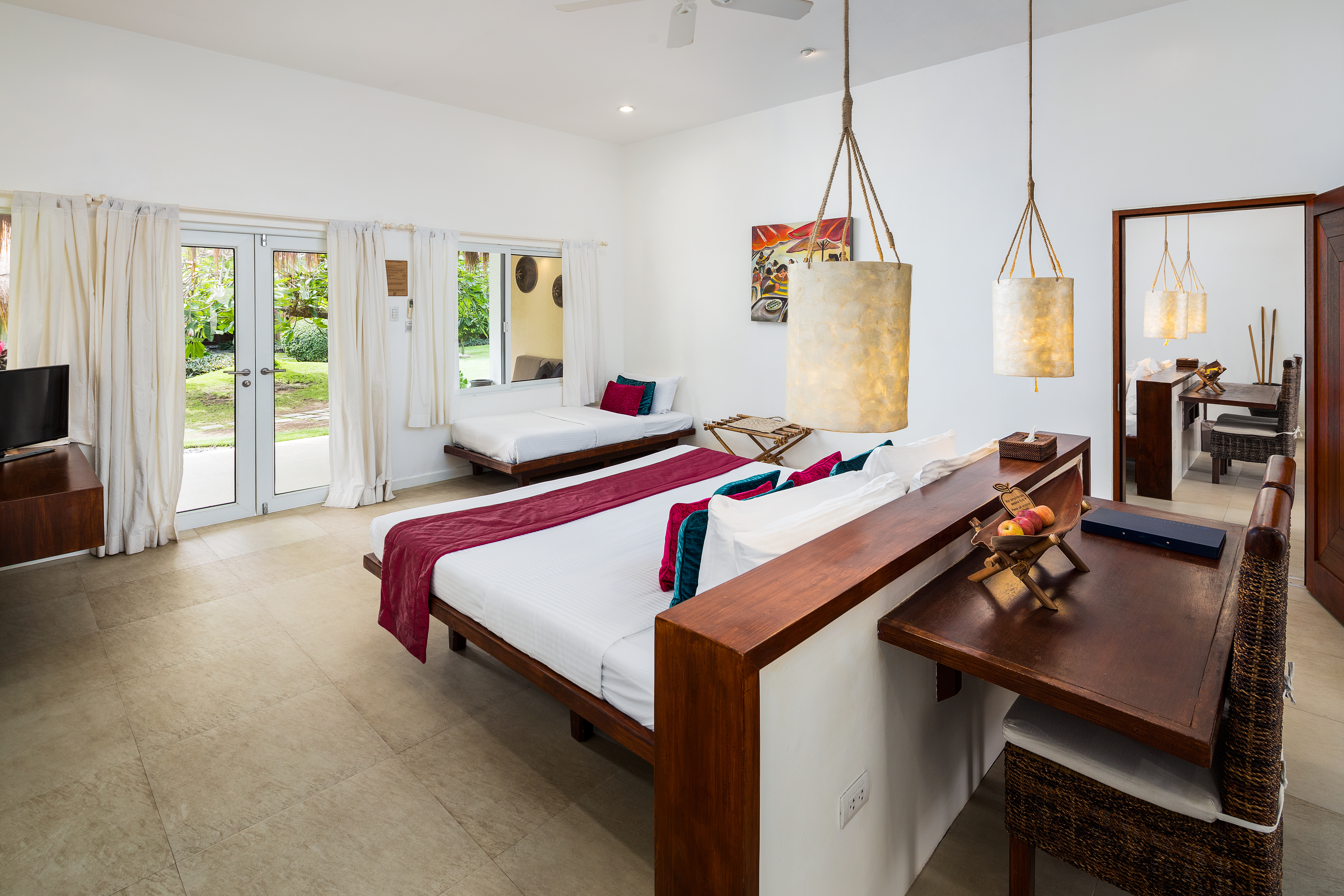 Deluxe Suite interjoining