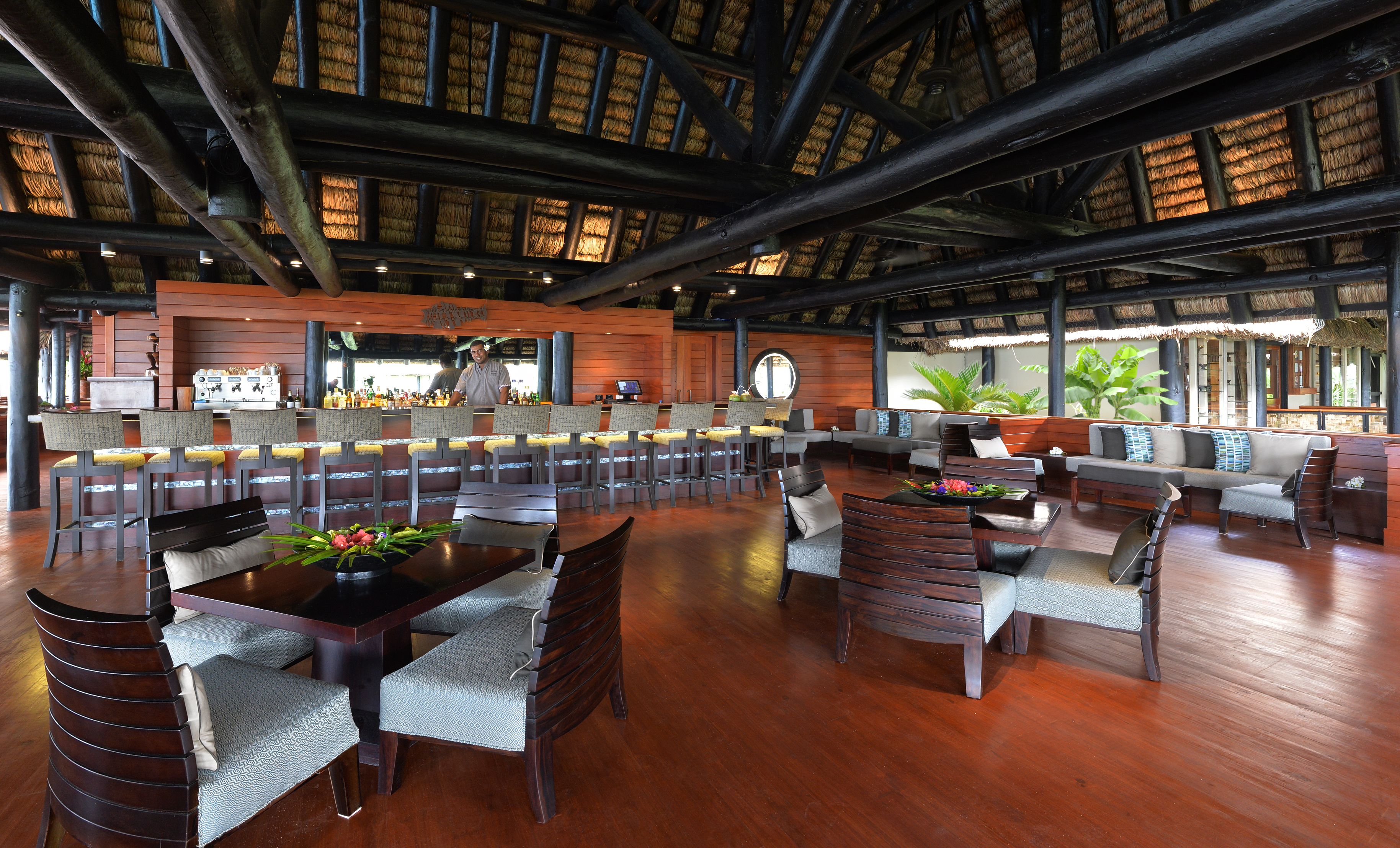 JMC Resort Fiji Bar -lounge NAS_0991