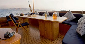 Rear open seating area.