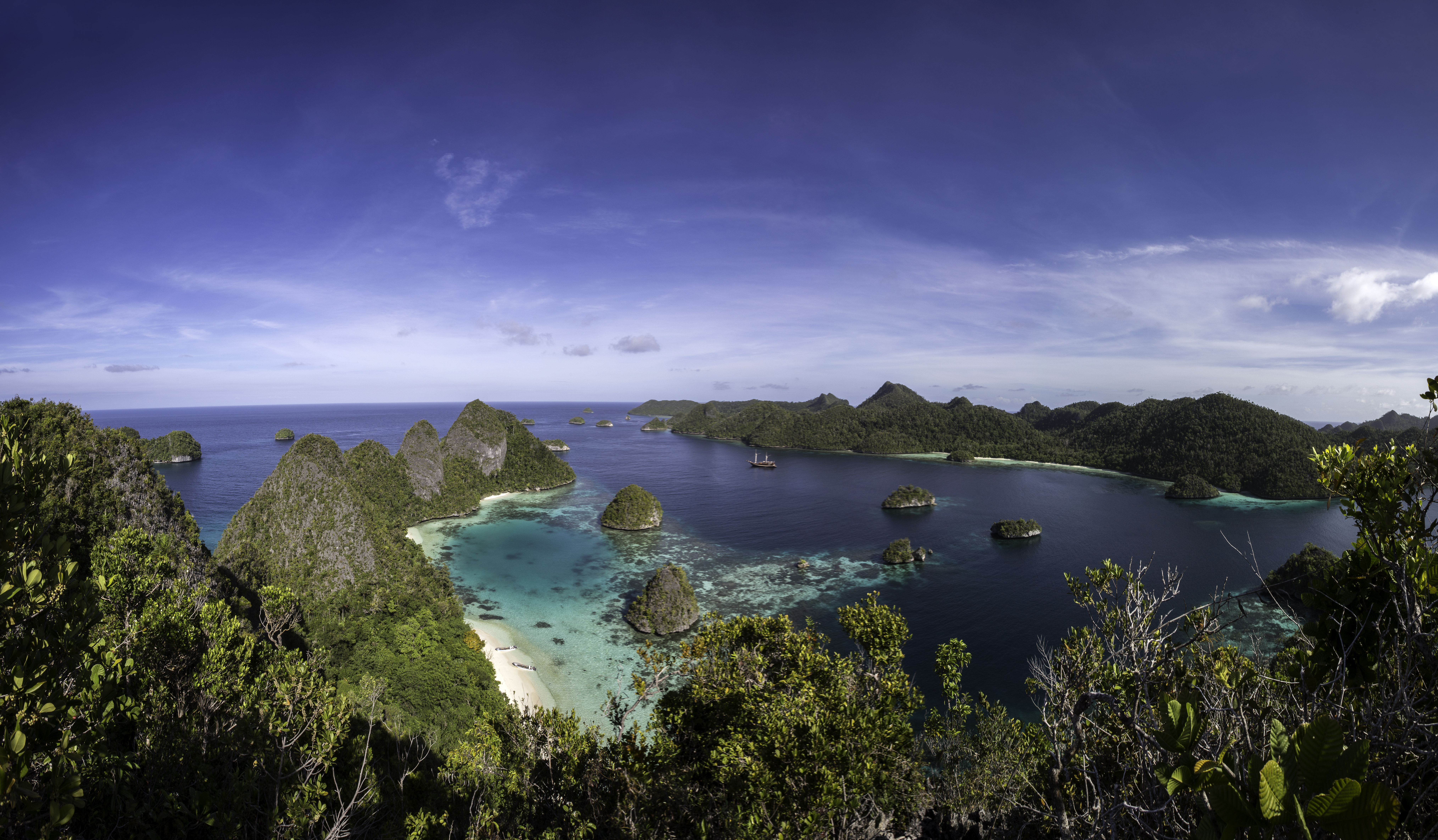 Coralia Liveaboard Panorama 1
