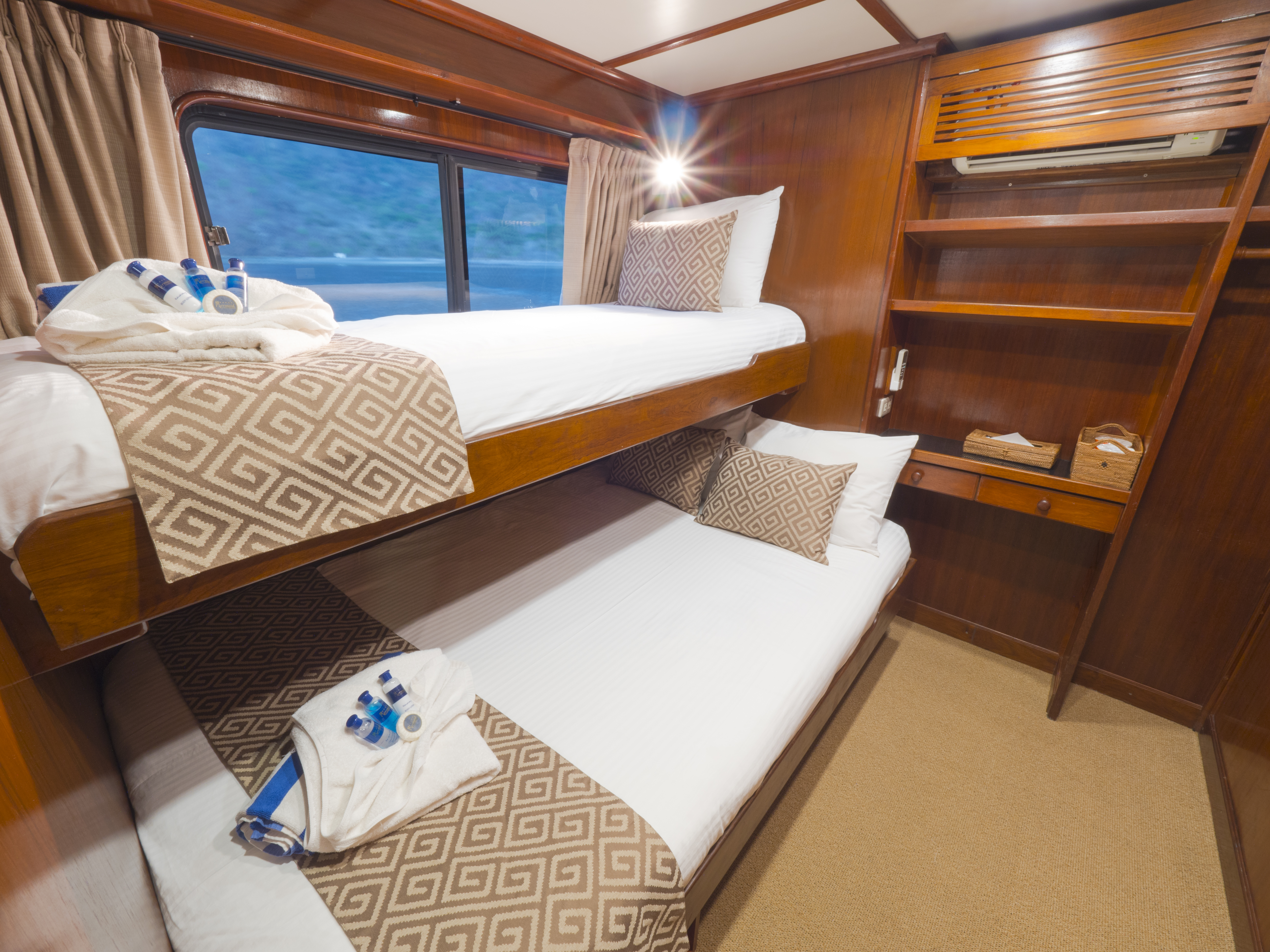 Mermaid II deluxe twin 1