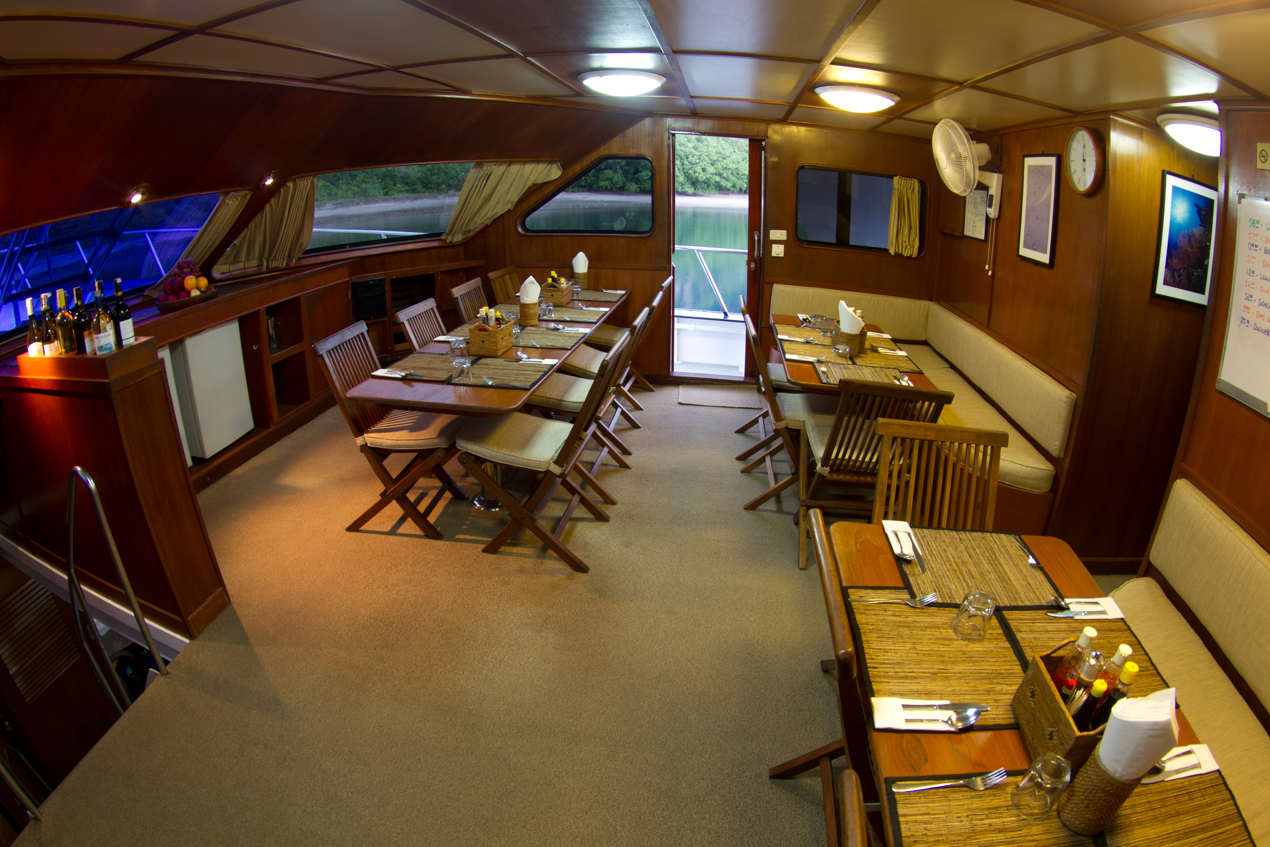 Restaurant from left