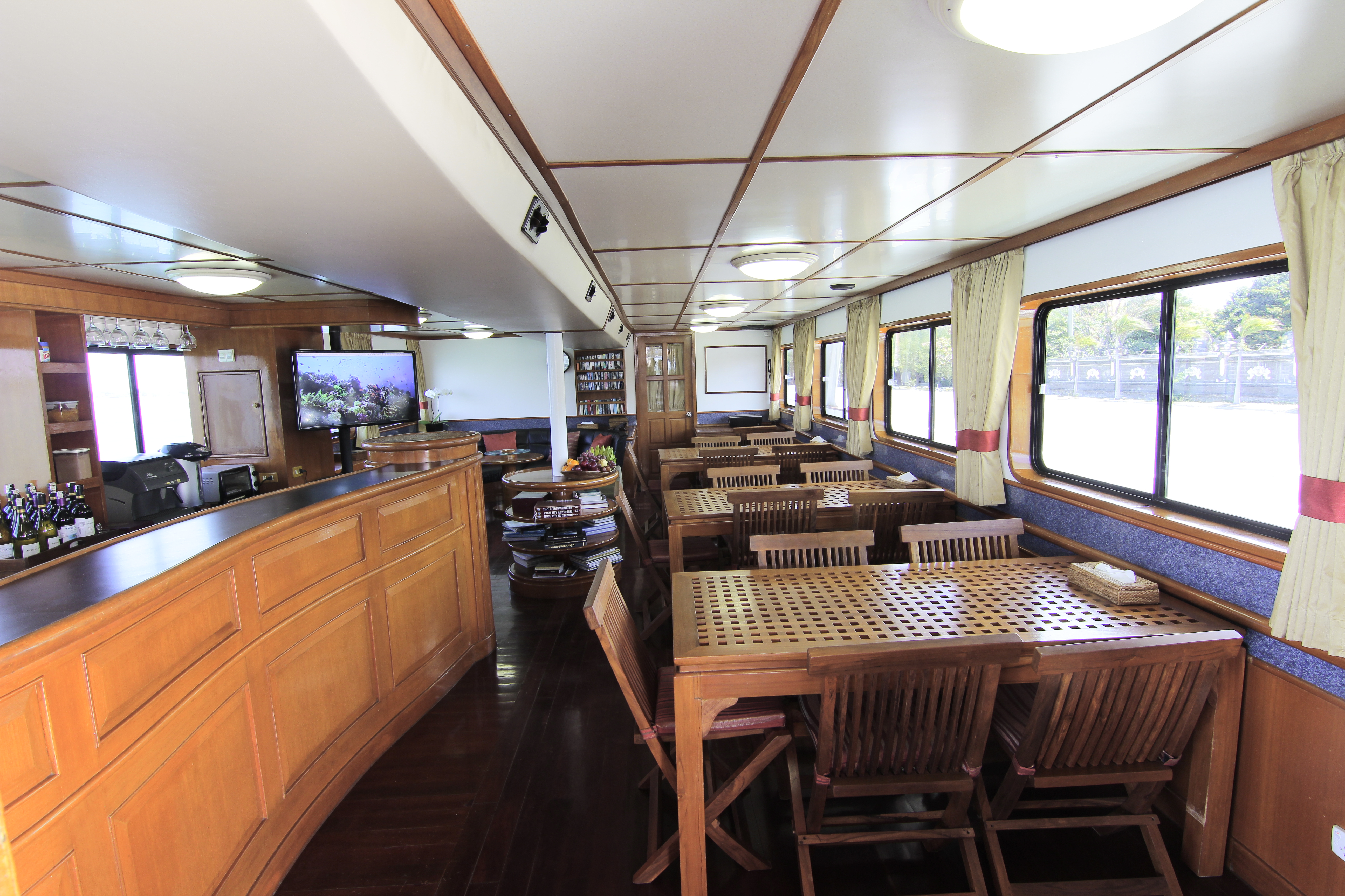 Saloon &amp; Dining Room